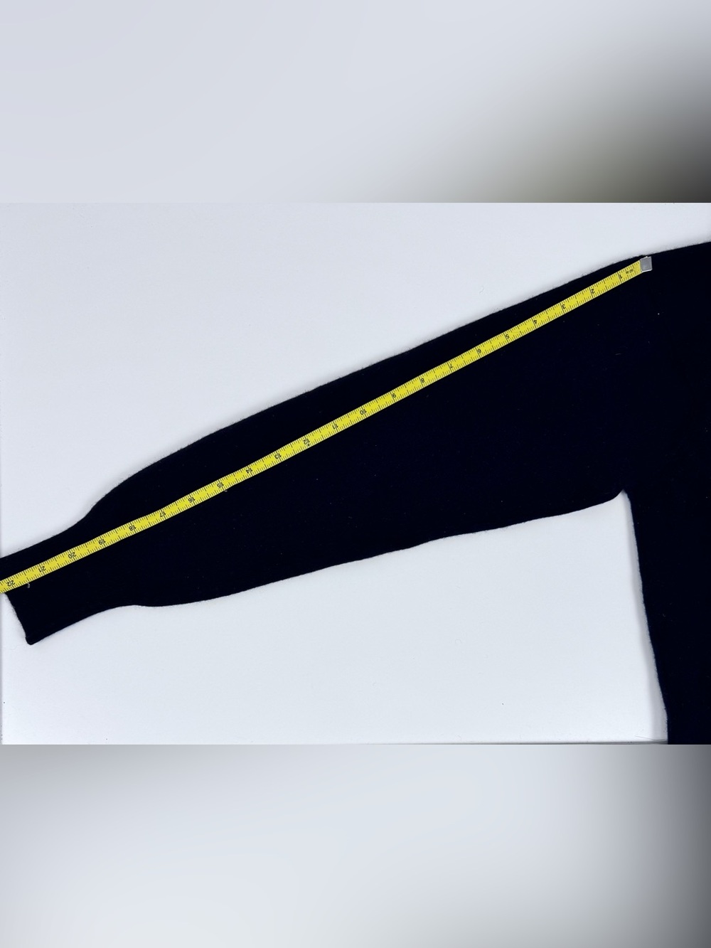 Vintage 1990s Ralph Lauren Women’s Lambswool Cashmere Turtleneck Sweater in Navy - Picture 8 of 10